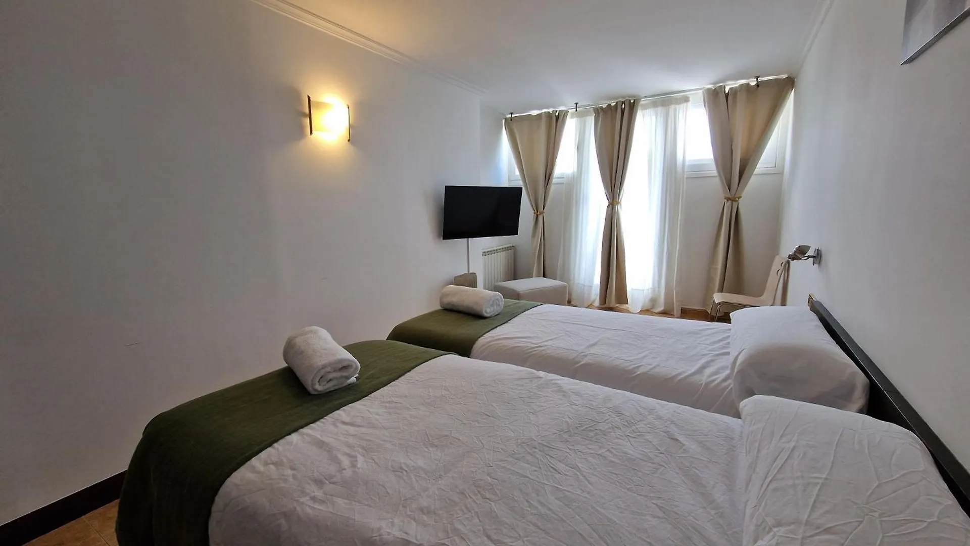 Pension Aussie II San Sebastián Spagna